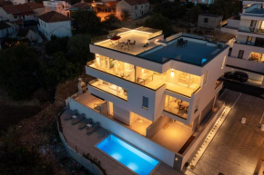 Luxury Apartment with pool